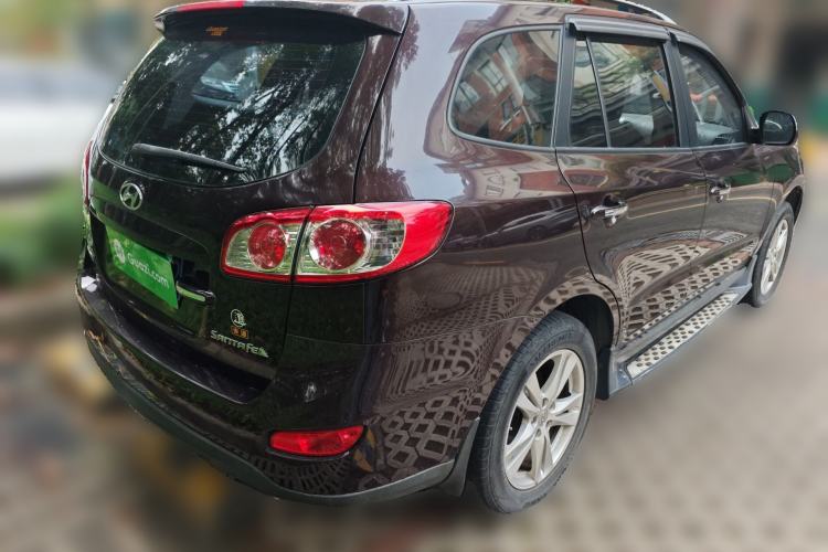 Used Hyundai Santa Fe Classic 2011 2.4 Comfort Edition 7-Seater Two-Wheel Drive