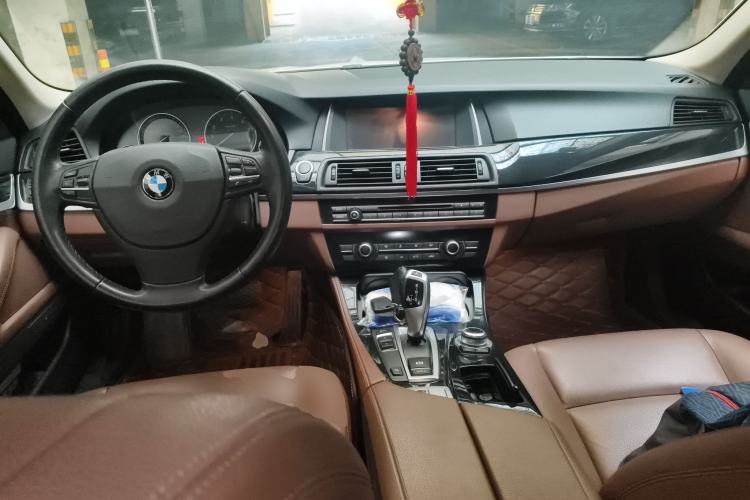 Used BMW 5 Series 2015 520i Elegant Edition
