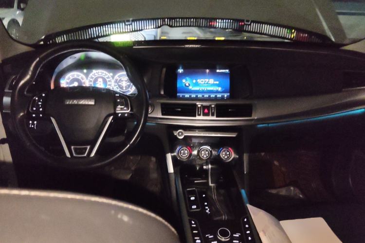 Used Haval H7 2018 Revised Version Blue-Label H7 2.0T Automatic Smart Enjoyment Trim Center Console