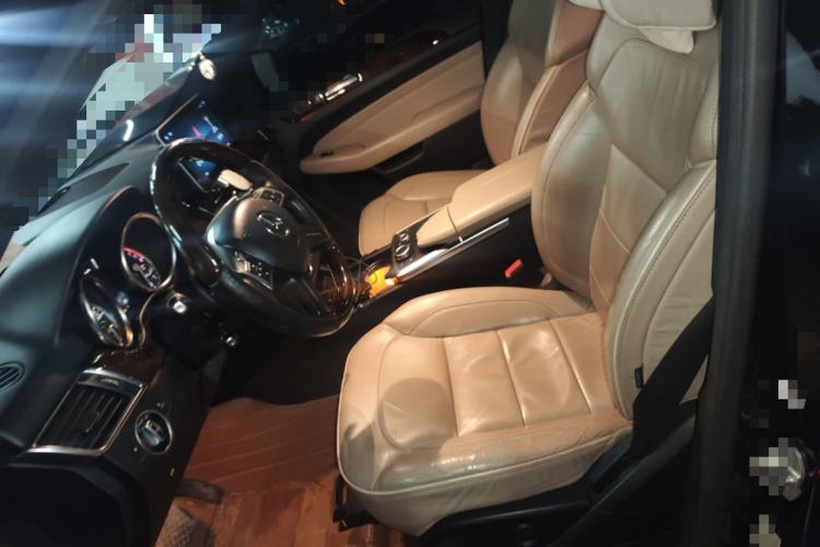 Used Mercedes-Benz M-Class 2014 ML 400 4MATIC Luxury Model Left Front Seat