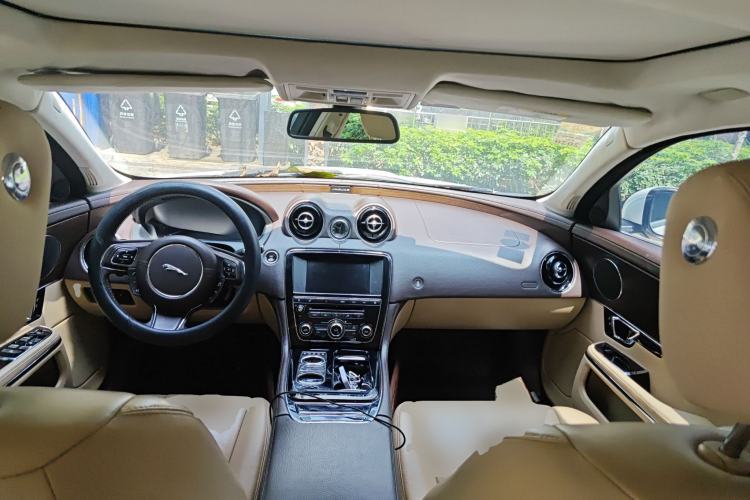 Used Jaguar XJ 2014 XJL 2.0T Two-Wheel-Drive Elegant Business Edition
