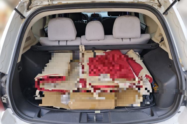 Used Jeep Compass 2014 2.4L four-wheel drive sport version Trunk