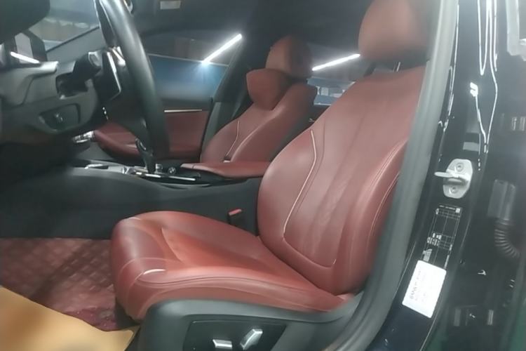 Used BMW 5 Series 2022 Restyled 530Li Leading Edition M Sport Package Left Front Seat