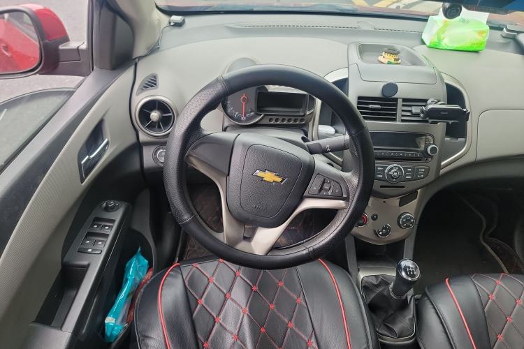 Used Chevrolet Aveo Sonic 2011 Sedan 1.4L Manual Transmission SE
