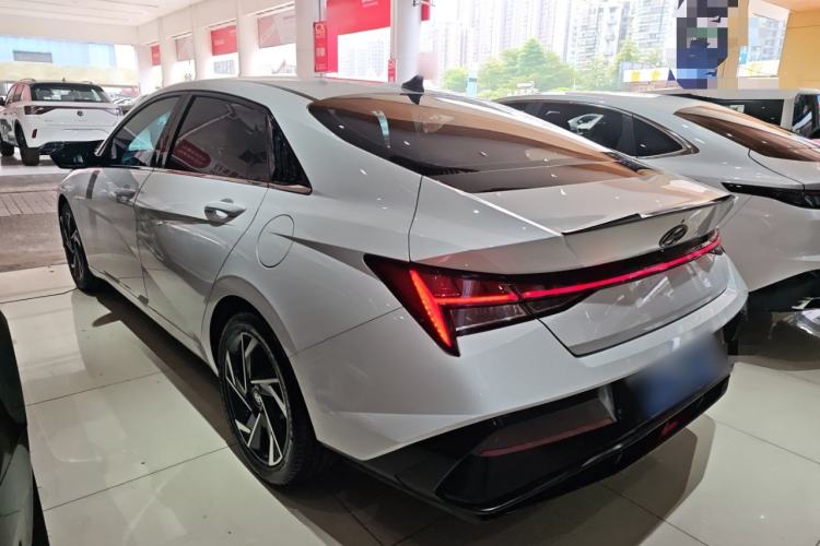 Used Hyundai Elantra 2023 1.5L CVT LUX Prestige Edition Rear Left 45 Deg