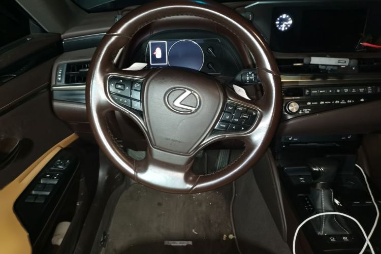 Used Lexus ES 2020 300h Premier Edition Steering Wheel