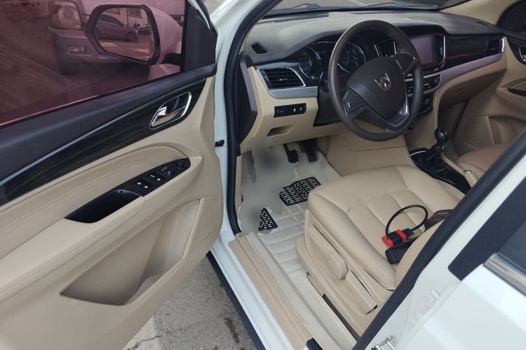 Used Baojun 730 2016 1.5L Manual Comfort Version 7 Seats China V Emission Standard