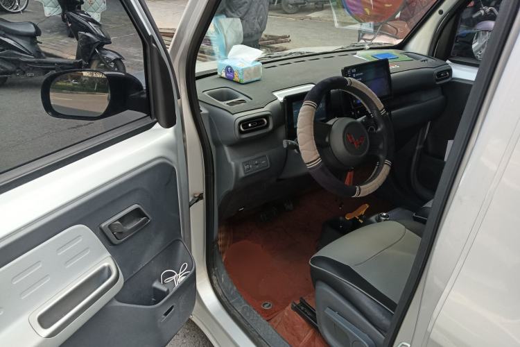 Used Wuling Zhiguang New Energy 2025 Model 305km Ambitious Edition