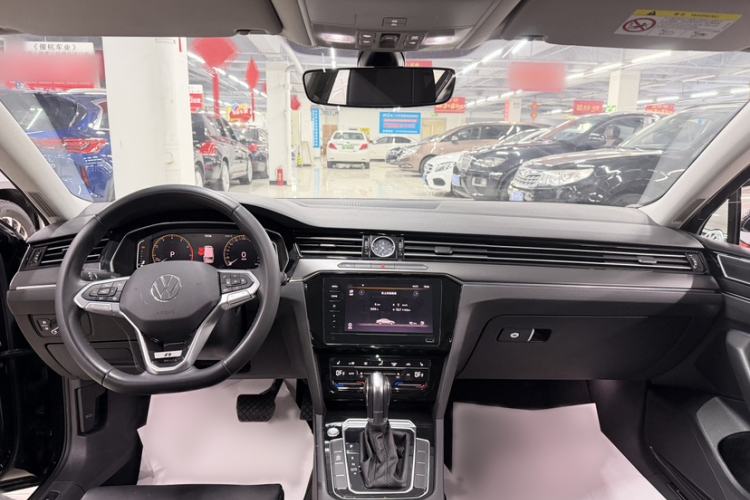 Used Volkswagen Magotan 2020 330TSI DSG Leading Model Interior 4