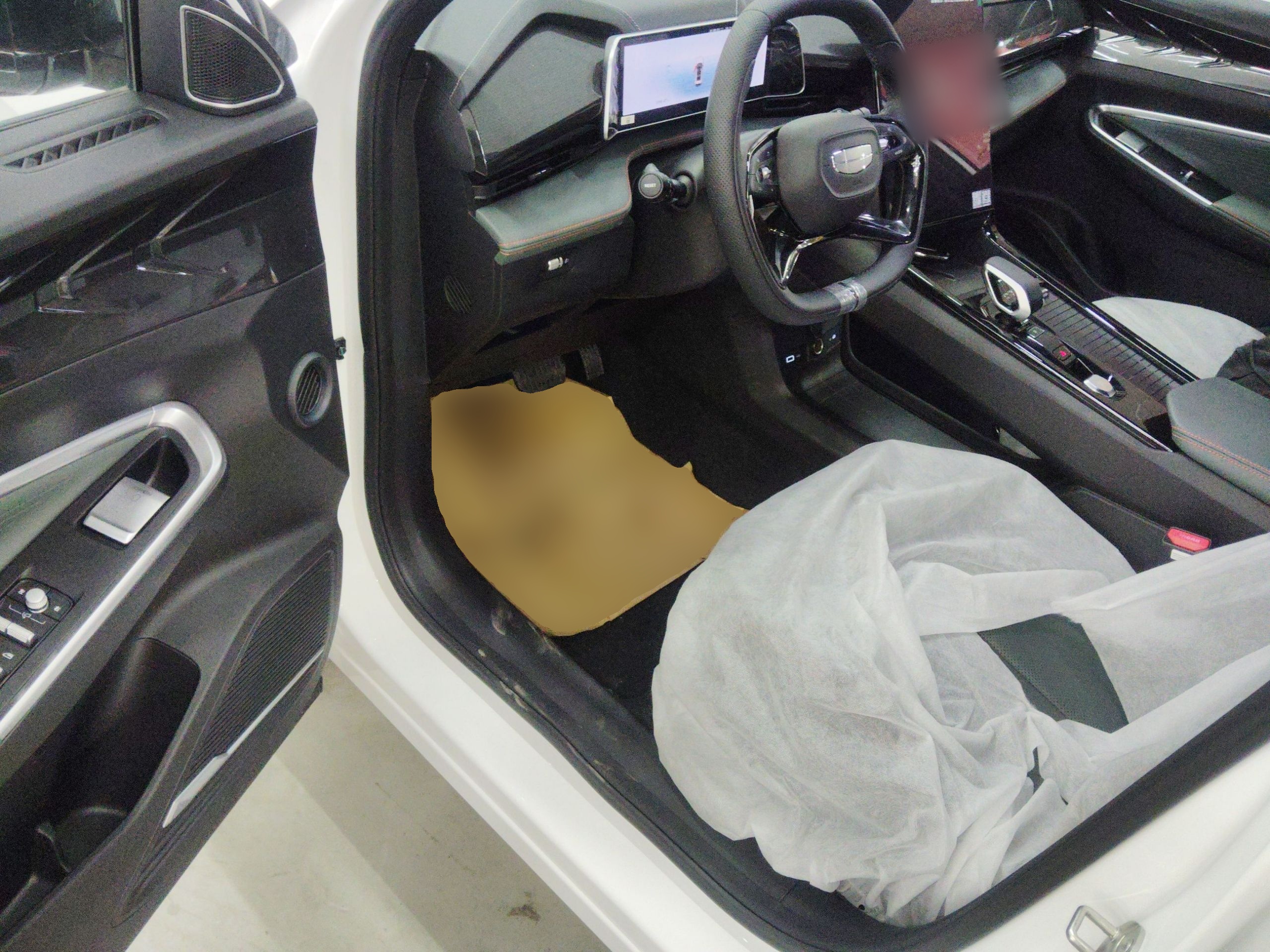Geely Auto Emgrand X7 Sport 2024 1.5TD Smart Connect+ — снимка 18