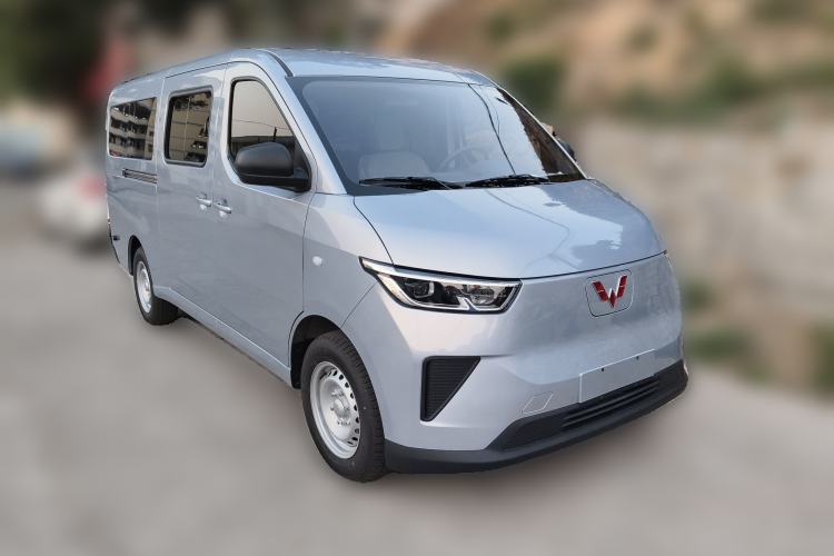 Used Wuling Yangguang 2025 Model 400km Bus Edition—Comfort Edition
