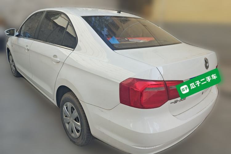 Used Volkswagen Jetta 2015 Value Edition 1.6L Manual Fashionable Style Rear Left 45 Deg