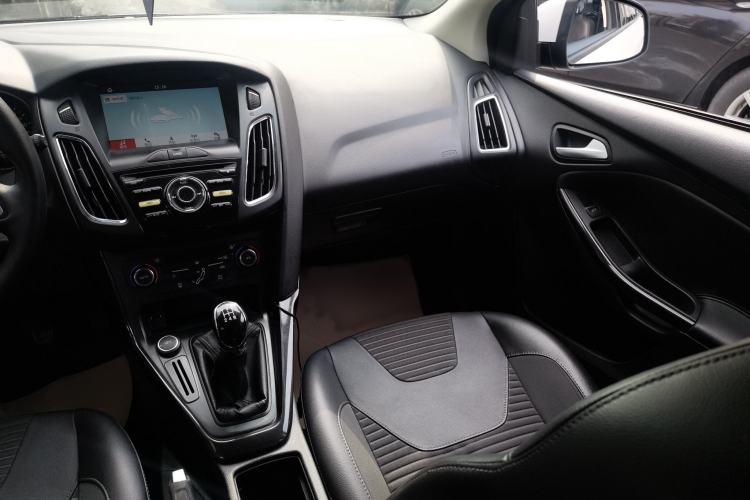 Used Ford Focus 2017 Hatchback 1.6L Manual Fashion Edition SmartDrive Version
