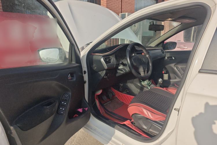 Used Citroen Elysee 2014 1.6L Manual Fashion Model CNG Driver Seat