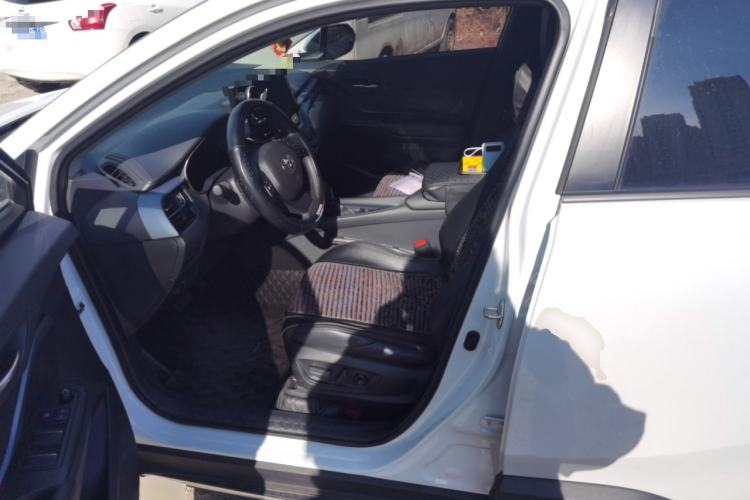 Used Toyota IZOA 2023 2.0L 20th Anniversary Platinum Edition
