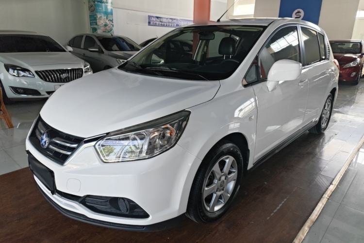 Used Venucia R50 2015 1.6L Automatic Fashion Edition
