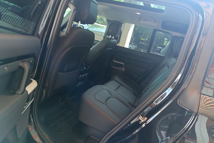 Used Land Rover Defender 2024 110 3.0T P400 X-DYNAMIC HSE Left Rear Seat