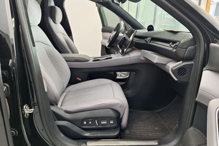 Used Nio EC6 2024 75 kWh Right Front Seat