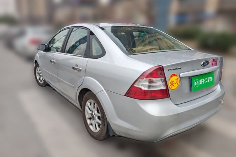 Used Ford Focus 2011 Sedan 1.8L Manual Classic Model
