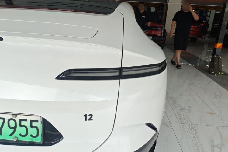 Used Avatr 12 2024 650 Three-Laser Four-Wheel Drive Performance Edition Right Rear Taillight