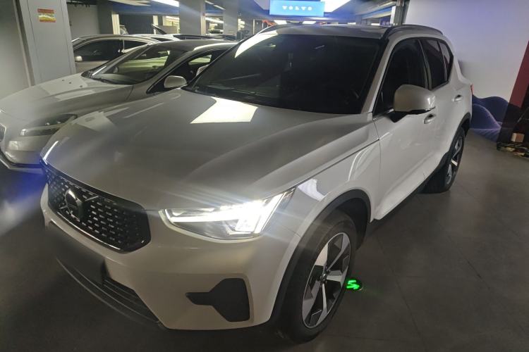 Used Volvo XC40 2024 B4 4x4 Smart Luxury Edition
