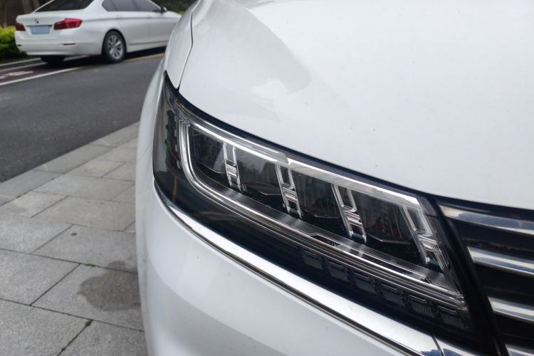 Used Roewe RX5 2020 20T Automatic 4G Connect Superior Flagship Edition Exterior 6