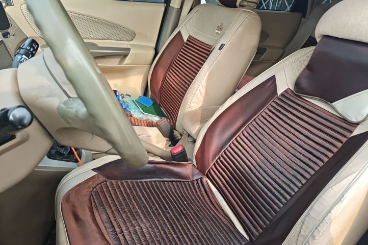 Used Hyundai Tucson 2013 2.0L Manual Two-Wheel Drive Fashion Edition Left Front Seat