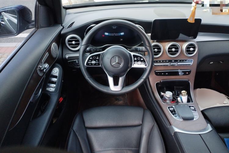 Used Mercedes-Benz GLC 2021 GLC 300 L 4MATIC Dynamic Model Steering Wheel