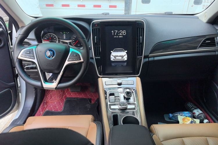 Used BYD Qin New Energy 2017 1.5T Luxury Model Center Console