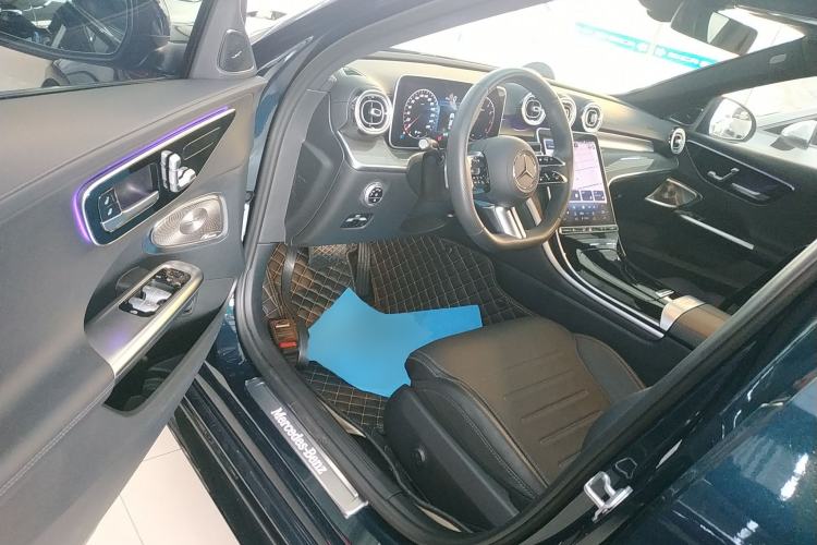 Used Mercedes-Benz C-Class 2023 Second Facelift C 260 L Starry Night Sports Edition Driver Seat