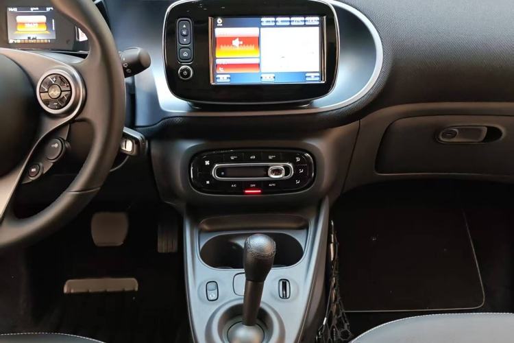 Used smart forfour 2018 0.9T 66 kW Pioneer Edition
