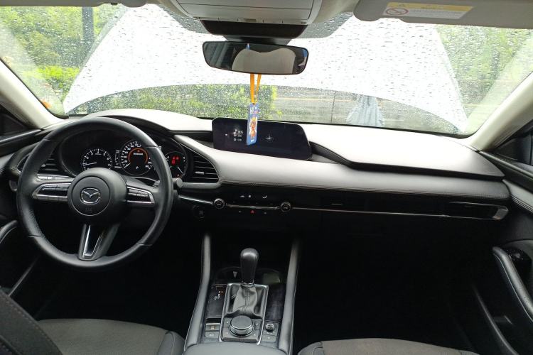 Used Mazda 3 Axela 2021 2.0L Automatic ZhiXuan Edition Center Console