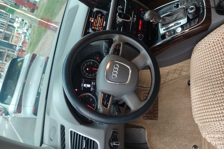 Used Audi Q5 2012 2.0TFSI Comfort Version Steering Wheel