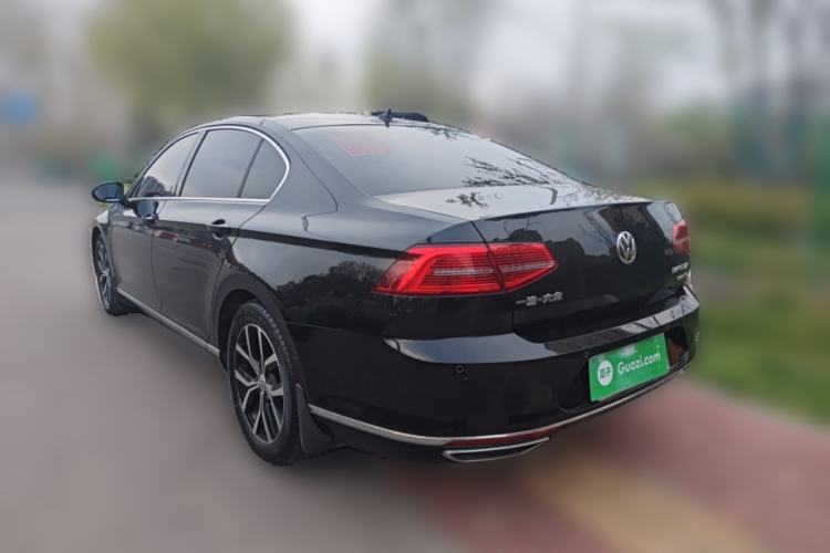 Used Volkswagen Magotan 2017 330TSI DSG Luxury Model Rear Left 45 Deg