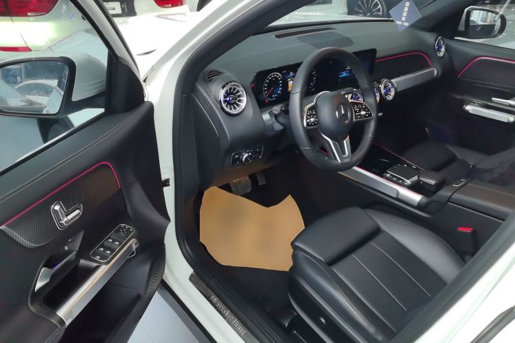 Used Mercedes-Benz GLB 2022 Updated GLB 200 Fashion Edition