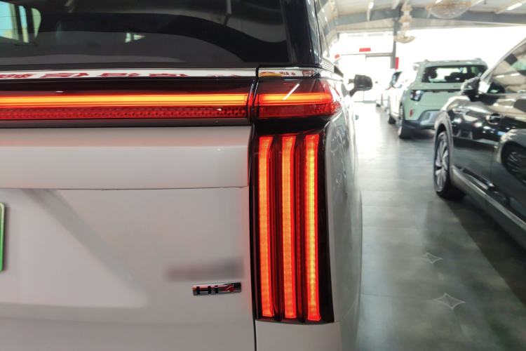 Used Wey Gaoshan 2025 Four-Wheel Drive Alpine 8
