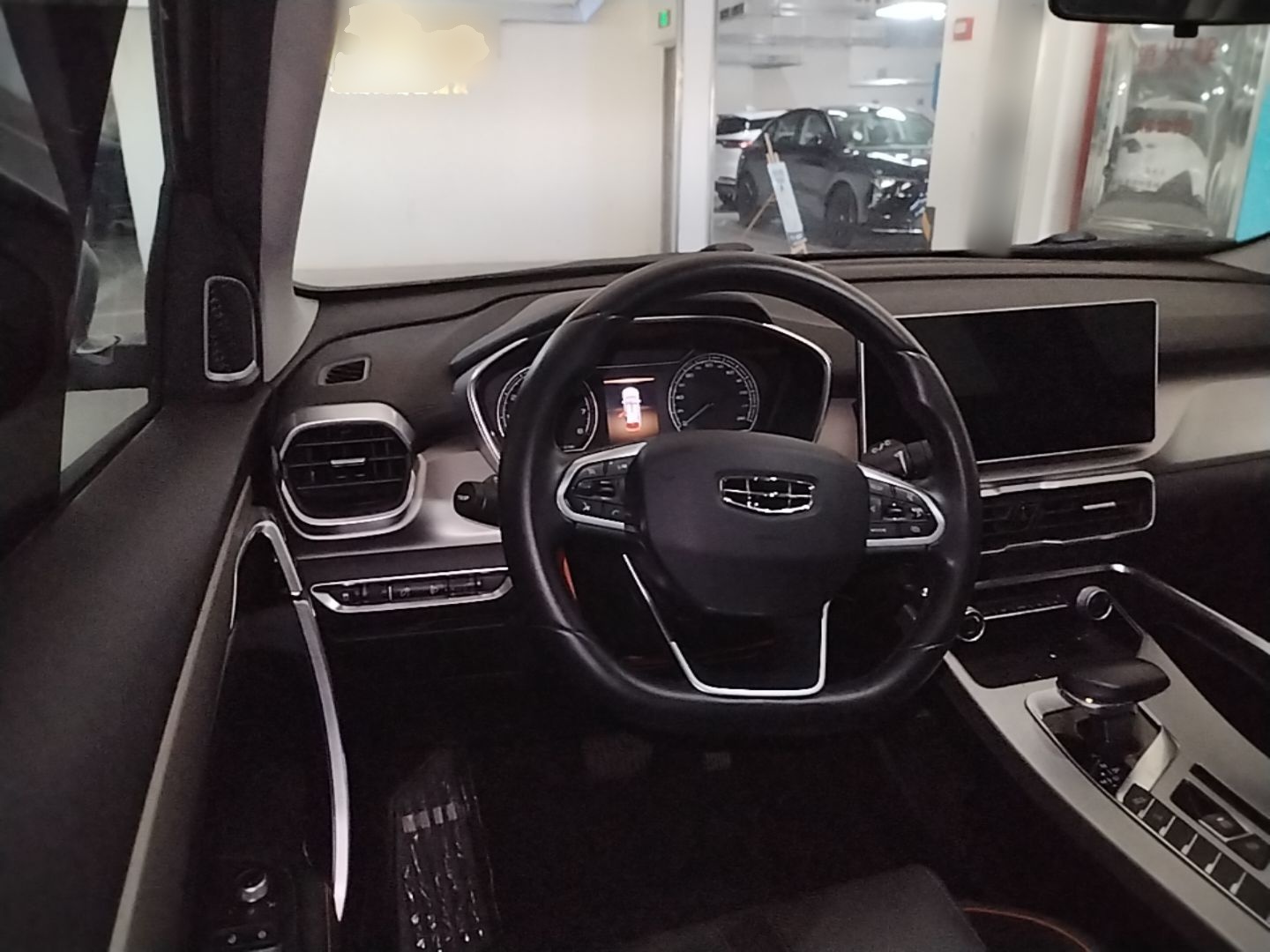 Geely Auto Coolray 2023 1.5T DCT Platinum Edition — снимка 13