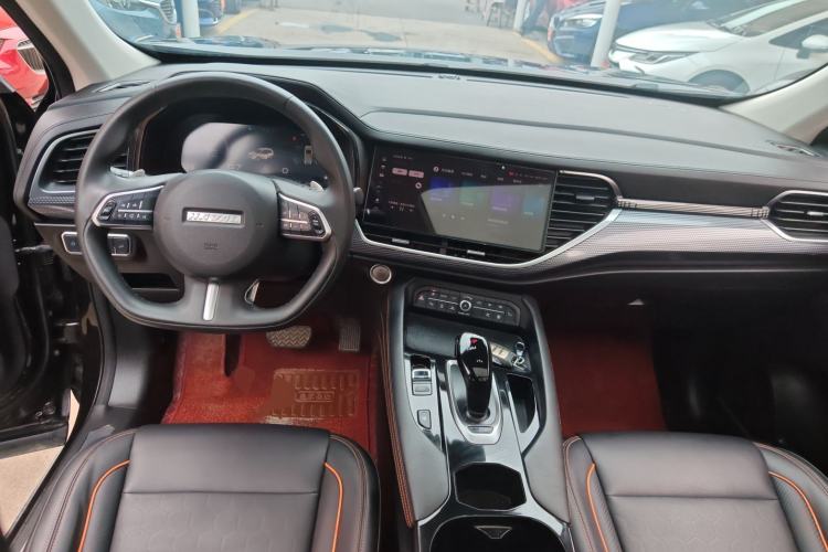 Used Haval F7 2021 2.0T Two-Wheel Drive i-Van Center Console