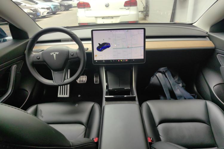 Used Tesla Model 3 2020 Revised Version Standard Range Rear-Wheel Drive – Upgraded Edition Center Console