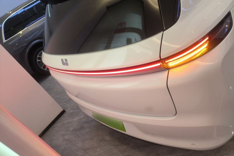 Used Li Auto L8 2025 Ultra Smart Refreshed Edition
