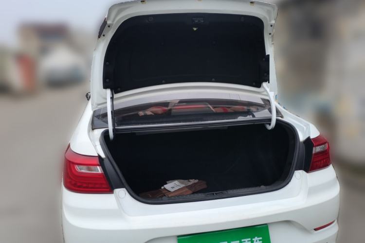 Used Geely Auto Vision 2019 Upgraded Model 1.5L Manual Luxury Version China VI Standard