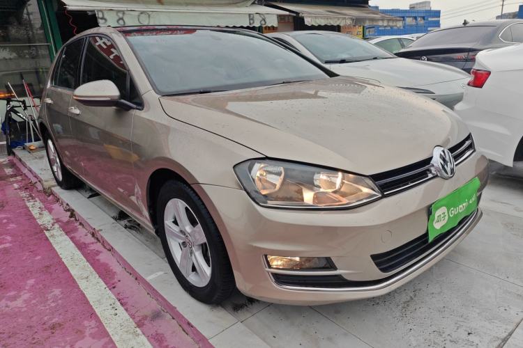 Used Volkswagen Golf 2014 1.4TSI Automatic Luxury Model Front Right 45 Deg