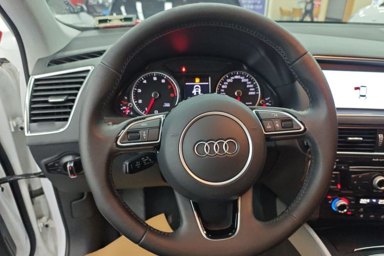 Used Audi Q5 2015 40 TFSI Technology Edition
