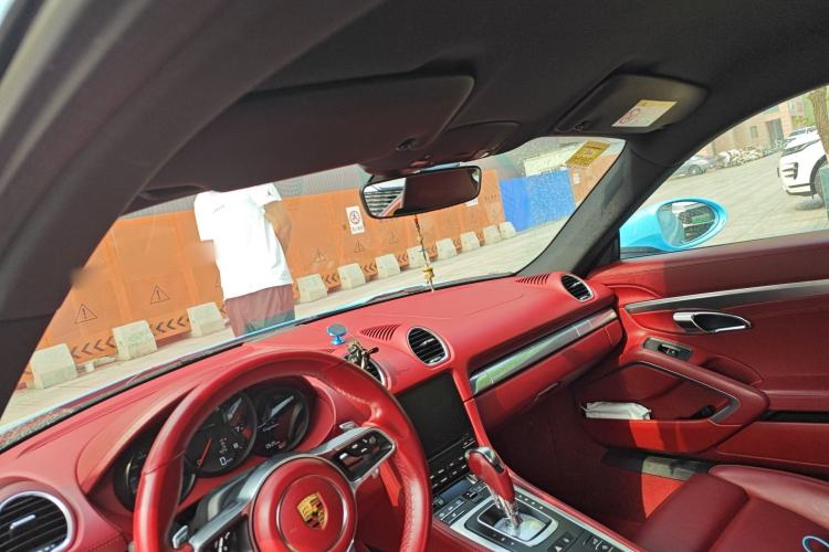 Used Porsche 718 2016 Cayman 2.0T
