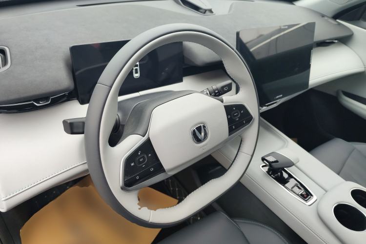 Used Changan UNI-Z New Energy 2024 Blue Whale Smart Electric iDD 125km Leading Model