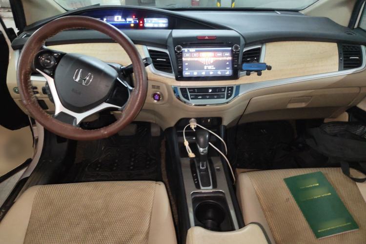 Used Honda Jade 2013 1.8L automatic Comfort version 5 seats
