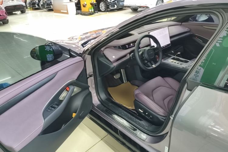 Used Xiaomi Auto SU7 2024 Four-Wheel Drive Ultra-Long Range Advanced Intelligent Driving Max Edition Driver Seat