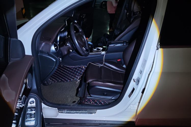 Used Mercedes-Benz GLC 2017 GLC 260 4MATIC Luxury Model
