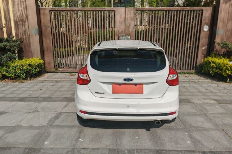 Used Ford Focus 2012 Hatchback 2.0L Automatic Luxury Sport Model Exterior 4