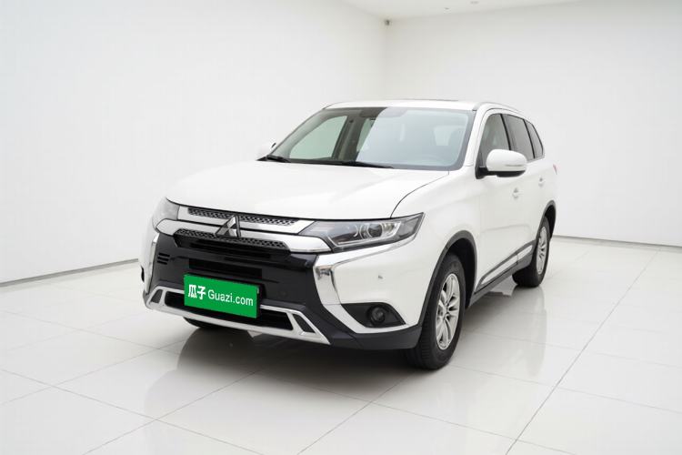 Used Mitsubishi Outlander 2016 2.0L Two-Wheel Drive Fashion Edition 5 Seats